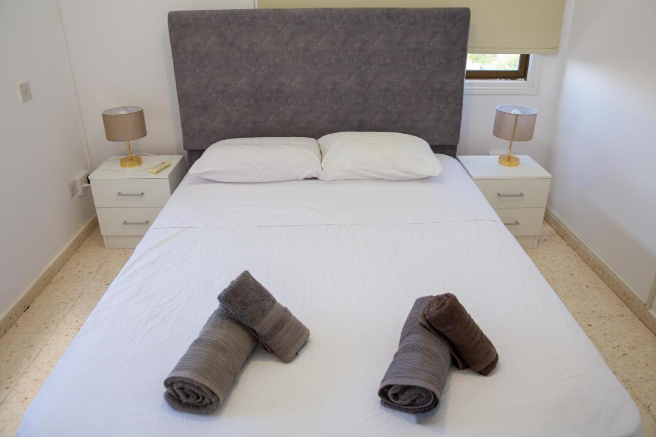 Spacious 2 Bedroom Near Mall -internet 1gbps Apartment